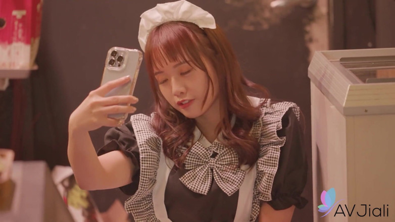 AV Jiali: Horny Caffe Maid Wen Ruixin Controlled by a Client