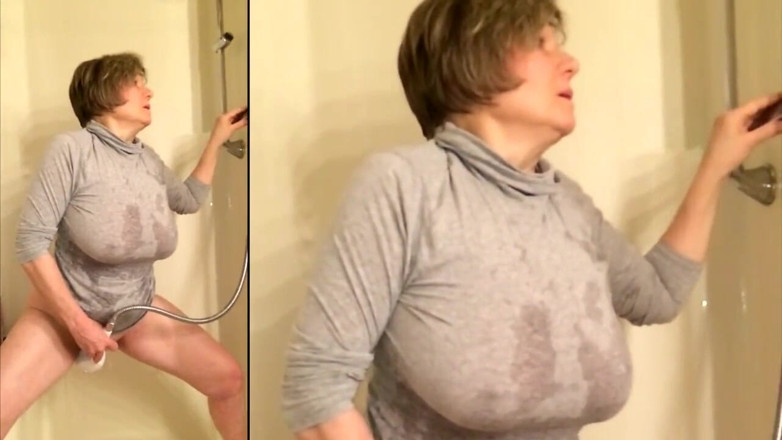 MarieRocks: Big Breasted GILF masturbates in a gray shirt