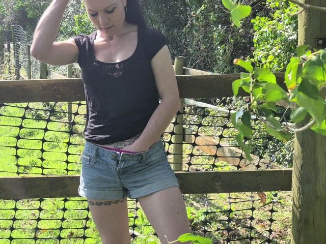 Quickly in the Countryside (Demelza)
