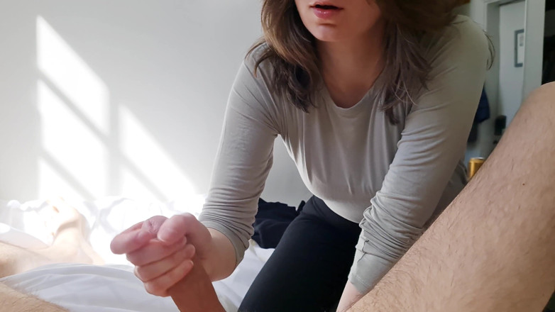 Cum_Passion: Mükemmel anı hissettim ve tüm tatlı dölleri ağzıma aldım! Her şeyi...