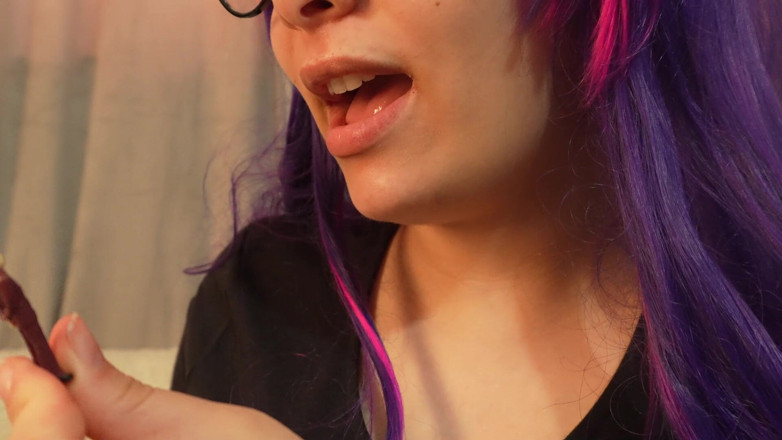 AmayaMori: Giantess palacz upokarza małego mężczyznę od człowieka do słabej plamki