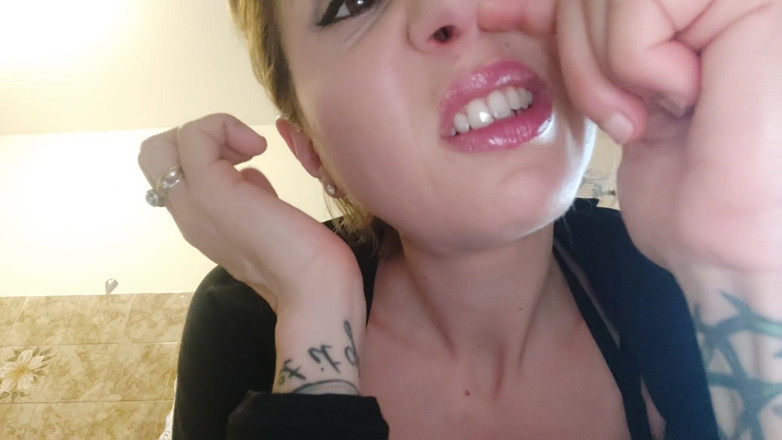 savannahamatoriale: my nose can be so full of gold