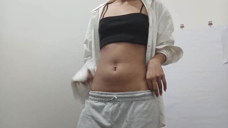 desigirl93: Desi indická dívka masturbuje s mrkví. Deshi Sex Video