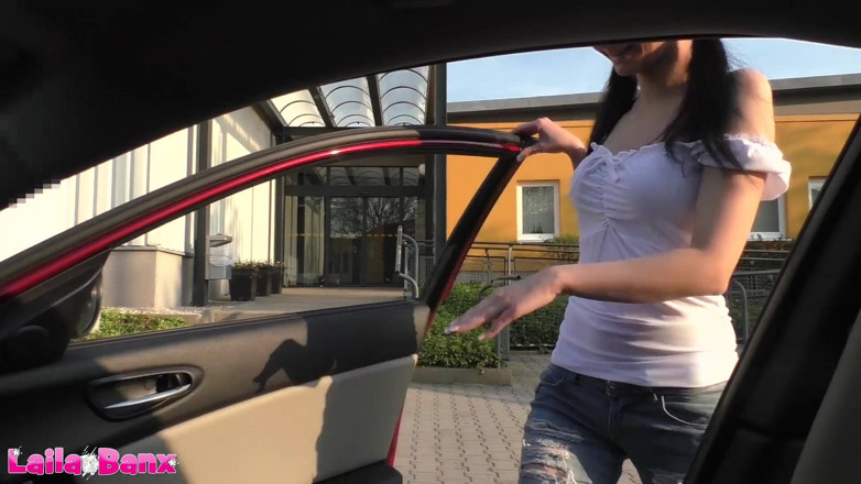 Laila Banx: Absolut pervers! Per anhalter auf creampie-kaffee