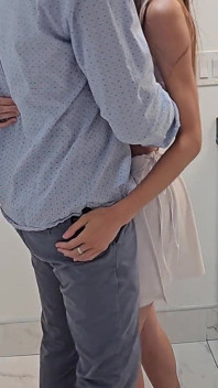 Sexo con chica de 18 años en el baño en la fiesta