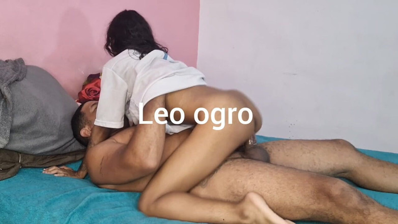 LeoOgro: Leo Ogre fickt dünne Lesbe heiß
