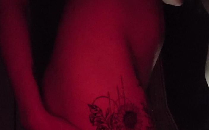 XieXie: Hentai tarzı dildo, boşalana kadar kendimi sikiyorum
