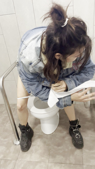 Thumbnail of LaMenor pregnant pissing in the supermarket