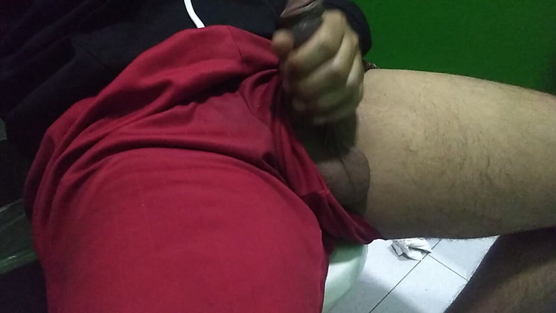 AlexAlejandro13: Lass uns in die öffentlichen Toiletten gehen