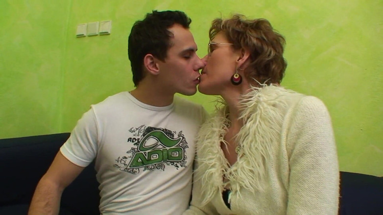 Xfucks: Housewife riding younger cock