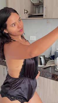 Il giorno in cui ero a casa da solo con la mia sorellastra e abbiamo girato il nostro primo video porno