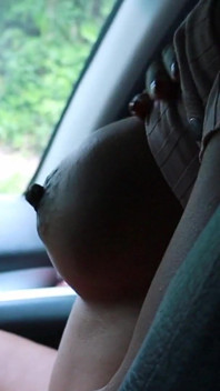 La fille la plus sexy de tous les temps. Une Colombienne sexy se fait baiser dans la voiture.