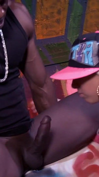 Der blonde pornostar carla cox wird von einem bbc-typen antonio black befriedigt