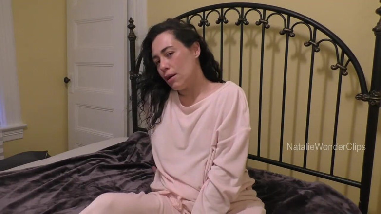 Natalie Wonder: Minunata ta mamă vitregă - înfometată de sex și tânjește după pulă