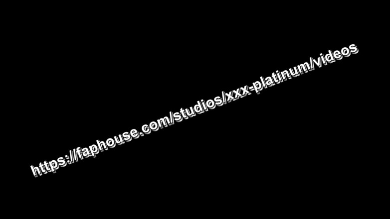 XXX-Platinum: Nackt im freien. Nachbars typ schaut aus dem fenster, als...