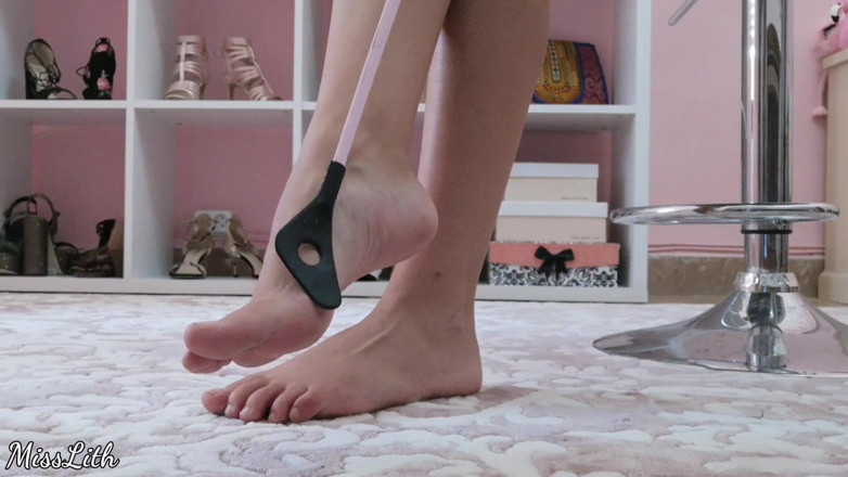 Miss Lith Domina: Instruções de fetiche por pés - como agradar meus pés