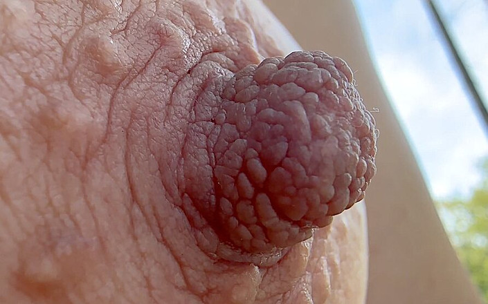 Shione Cooper: Yakın çekim meme uçları Shione Cooper tarafından oynuyor ve emiyor