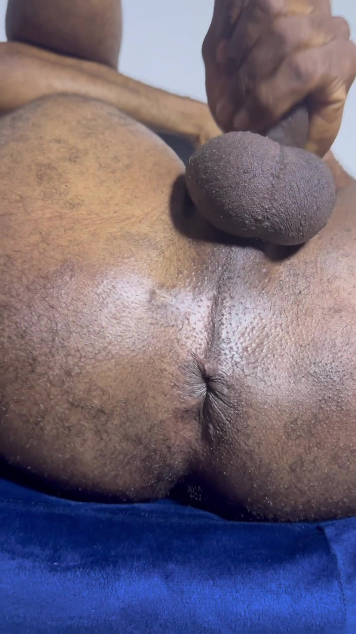 Chief_daddyy: Đồng tính nữ giàu có.