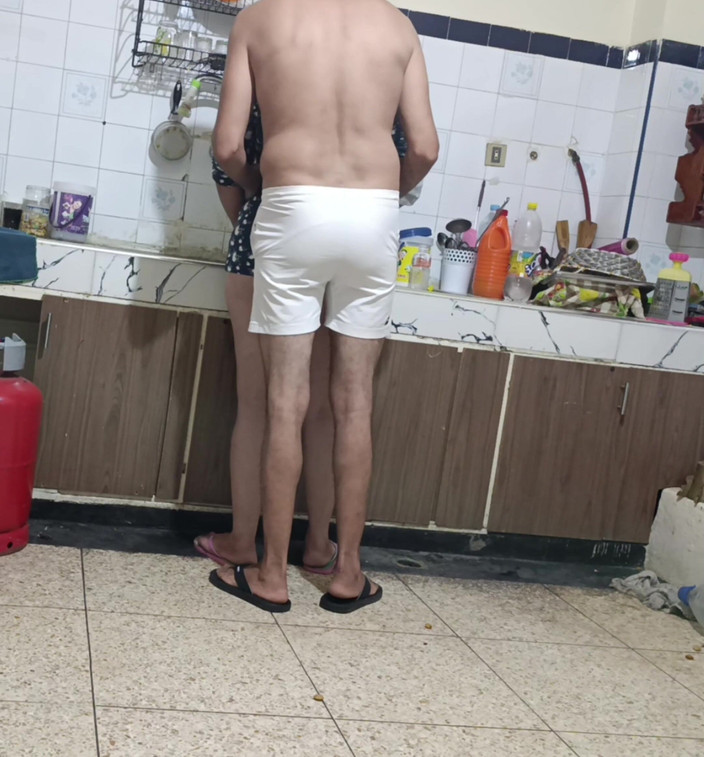 BBW LATINA: Üvey kız kardeşimi sikmek için mutfağa gidiyorum çok güzel anal seks...