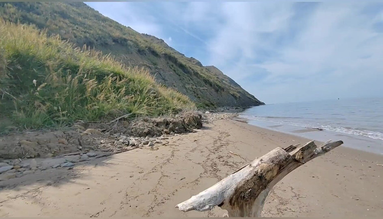 Ferrero anal experience: Fucked by a Huge Cock on an Italian Nude Beach....