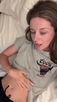 Orgasmo a la hora de acostarse con mi hitachi