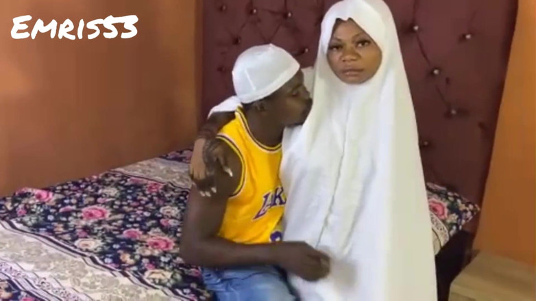 Emris53: Hijab-slet houdt van een monsterlul