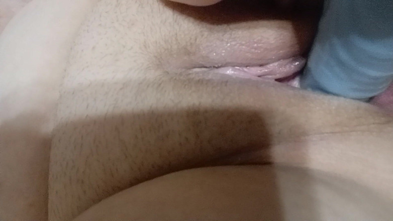 Aae Dragon: 操我肥胖的粉色阴户直到我射精