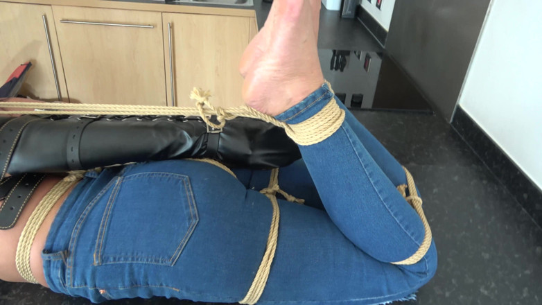 Latina Fetish: La squisita sfida di bondage di mila: dallo strappado con...
