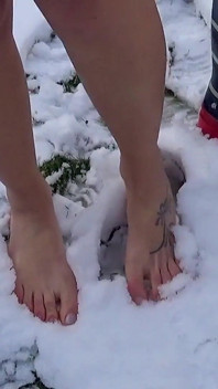 Barefeet in the Snow Naked Girl’s Freezing Feet Challenge