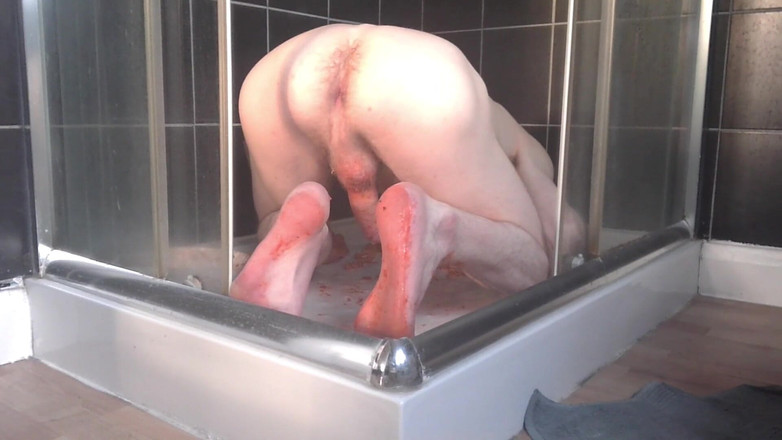 Forest Boi: Twink líže jídlo z podlahy