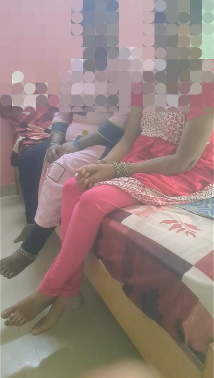 Tamil lesbian: Unties lesbiche catturate dal fidanzato