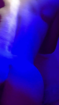 Brunette Latina Mendapat Striptis Dan Blowjob Lezat Untuk Meryu Orang Tua Cuckold