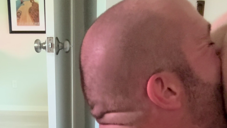 Tyler8: Ele quer um pau grande e gordo na boca