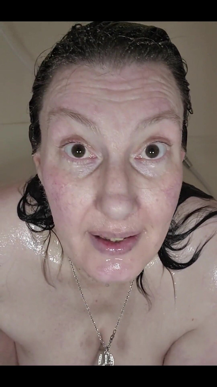 CrippleFreak4U: The Beginning of My Hot Shower