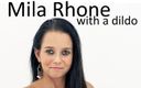 Only3x: Mila Rhone met een dildo