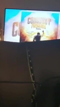 Ssanie dużego czarnego kutasa podczas palcowania mojej mokrej cipki