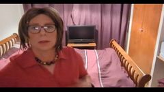 NikkiGee: Cọ xát âm vật của tôi