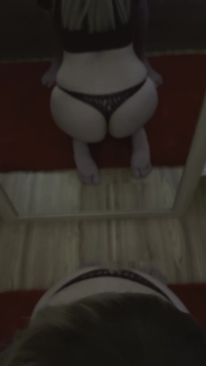 Christy X Taylor: Fitness yapan kız götüne boşalana kadar antrenörünü emiyor