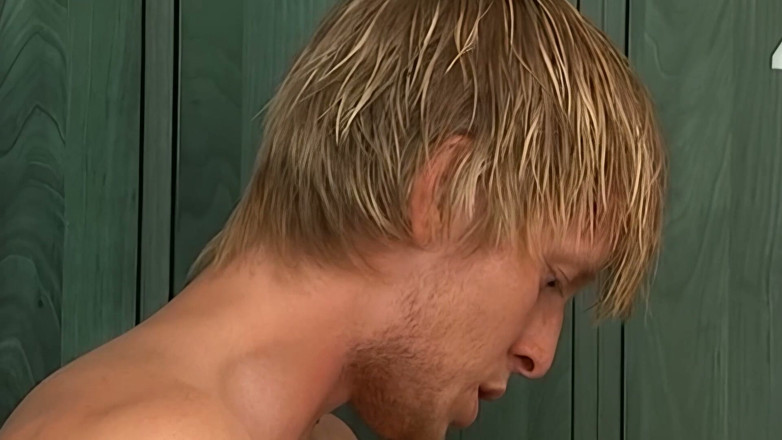 Gang Bang Germany: Tante seksi rambut pirang ngentot kontol pria tua dengan ganas...