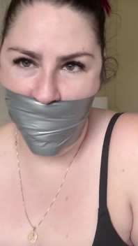 Lacey- auto gag divertente e orgasmi dopo la palestra parte 2
