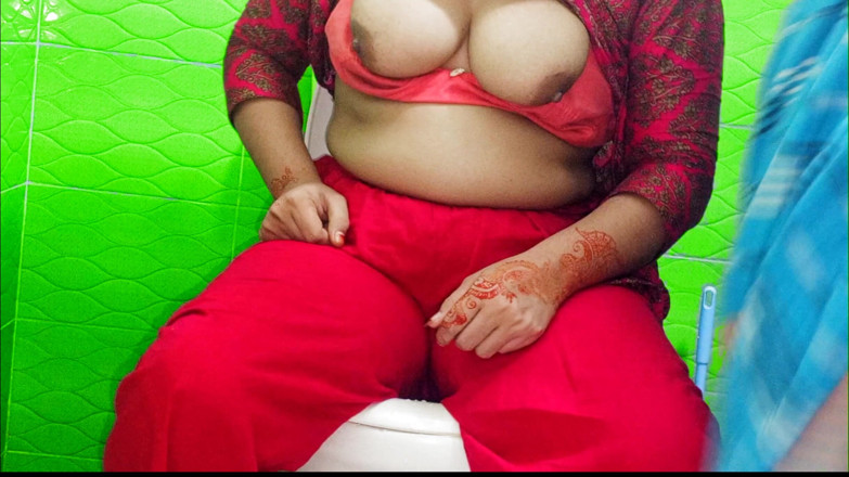 Nadiyabd: Bangladeshi Newly Married Stepmom Dirty Talk with Stepson Sex Video,...