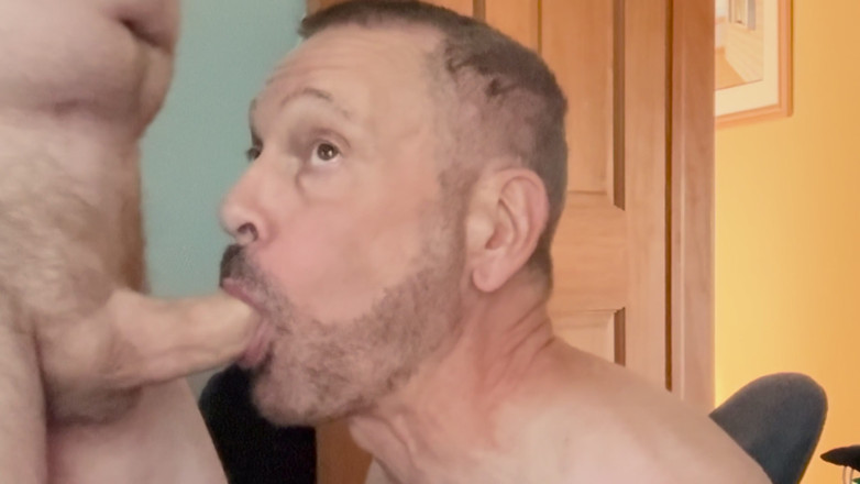 Tyler8: Mój chłopak chce wielkiego kutasa, żeby go przeleciał
