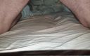 Arg B dick: 下着でこぶベッド、ボクサーで厚いザーメン