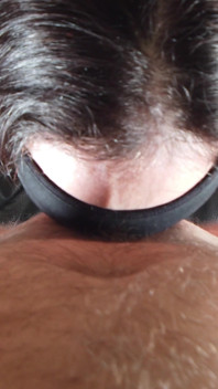 Deep throating milf sub děvka děvka dáví a slintá přes péro, dokud není odměněna výstřikem na obličej v otroctví