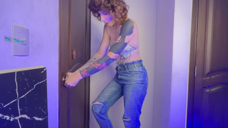 Michelle Kink: Desperate and Embarrassed I Wet My Jeans