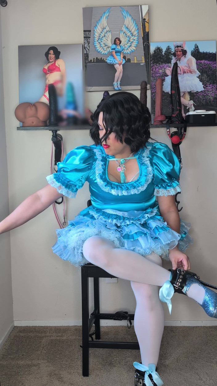 Sissy Candy: Kadın kılıklı hizmetçi Candy ile hazırlanıyor!