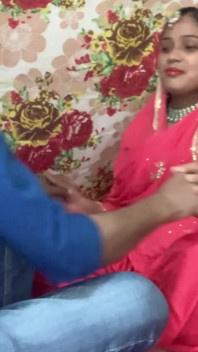 Cette belle Indienne de 18 ans voulait une grosse bite noire, c’est pourquoi elle m’a mis de bonne humeur et fait l’amour audio en hindi bhojpuri