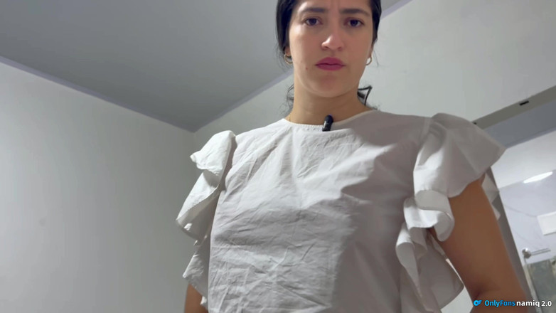 NamiQsein: La sorellastra regalo a sorpresa rinuncia alla sua figa per...