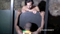 ARAB FUCKERS WITH HUGE COCKS: Arăboaică heterosexuală suge un negru în găuri de glorie