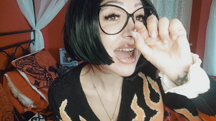 savannahamatoriale: Obryně tě používá na místo svého chybějícího zubu